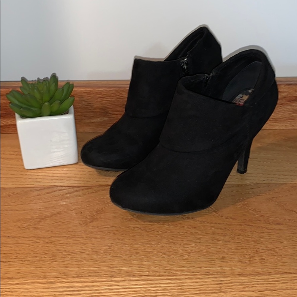 K9 By ROCKETDOG Black Suede  3” Heels Size 7 1/2 M